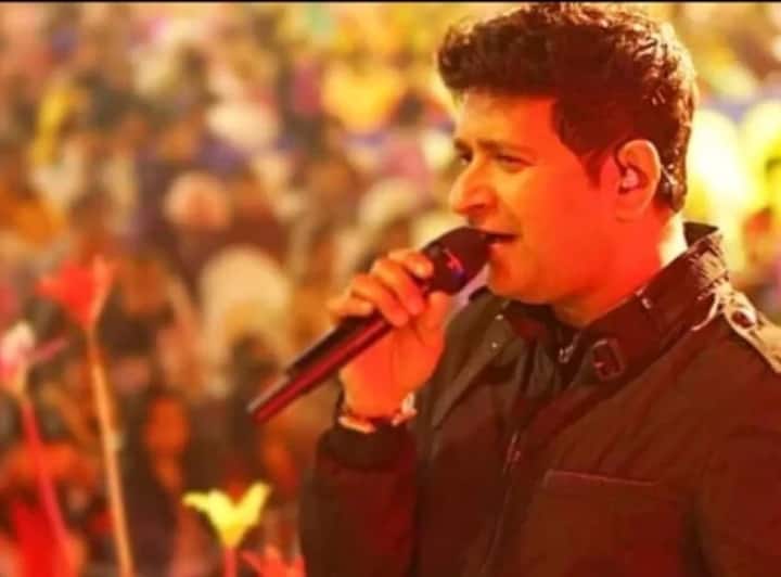 singer kk death last song abhi abhi video live concert viral Watch: Singer KK ने इस गाने के साथ दी आखिरी परफॉर्मेंस, वीडियो देख नम पड़ गईं लोगों की आंखें