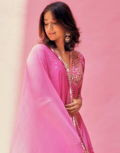 Actress Ileana: அடி அஞ்சன மஞ்சன மயிலு நீ.. நடிகை இலியானா லேட்டஸ்ட் க்ளிக்ஸ் !