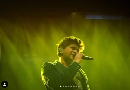 মঞ্চে অনুষ্ঠান চলাকালীন অসুস্থ হয়ে পড়েন বলে খবর সূত্রের। সূত্রের খবর, মঞ্চেই নাকি কেকে বারবার জানাচ্ছিলেন তাঁর শরীর খারাপ লাগছে। স্পটলাইট অফ করতে বলছিলেন। হোটেলে ফিরে যান তিনি, সেখানে আরও অসুস্থ হওয়ার পর ডায়মন্ড হারবার রোডের পাশে একটি বেসরকারি হাসপাতালে নিয়ে যাওয়া হয় তাঁকে। সেখানেই তাঁকে মৃত বলে ঘোষণা করা হয়। সম্প্রতি কলকাতায় এসেছিলেন তিনি।