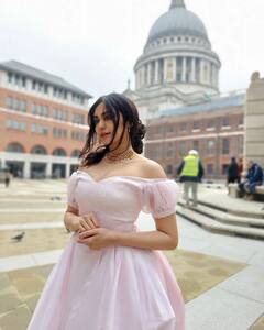 Adah Sharma : परी म्हणू की सुंदरा... अदा शर्मा दिसतेय राजकुमारी, पाहा फोटो