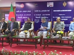 India Bangladesh Train Service: भारत-बांग्लादेश के बीच नई ट्रेन सेवा 'मिताली एक्सप्रेस' को दिखाई गई हरी झंडी