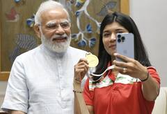 PM Modi Meets Women Boxers: विश्व मुक्केबाजी चैंपियनशिप में पदक लेकर लौटी महिला मुक्केबाजों से पीएम मोदी ने की मुलाकात
