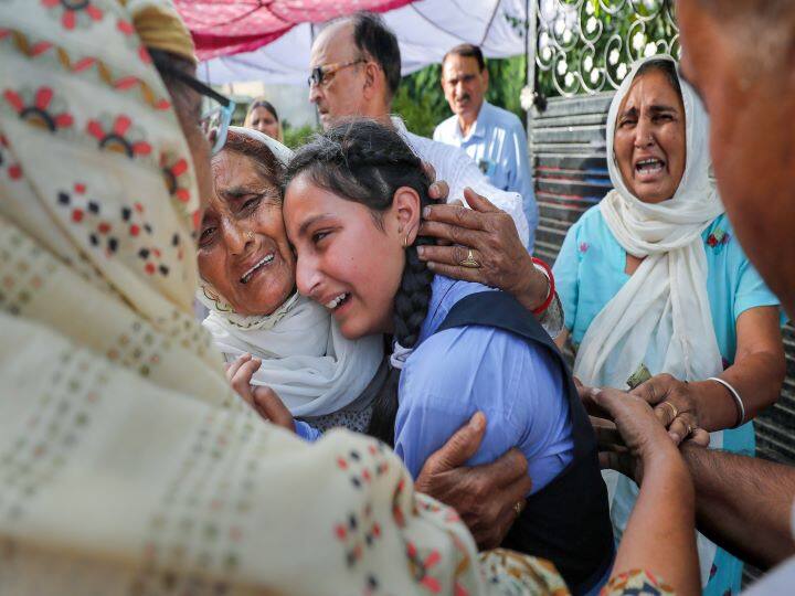 Slain Teacher's Husband Accuses J&K Authorities Of Ignoring Rquests For Wife's Transfer Slain Teacher's Husband Accuses J&K Authorities Of Ignoring Requests For Wife's Transfer