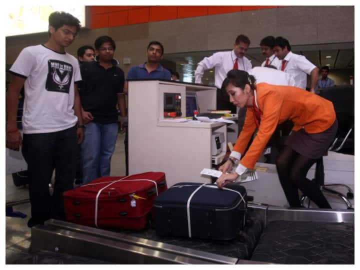 Delhi Airport Introduces Tag To Track Status Of Check-In Baggage Delhi Airport Introduces RFID Tag To Track Status Of Check-In Baggage