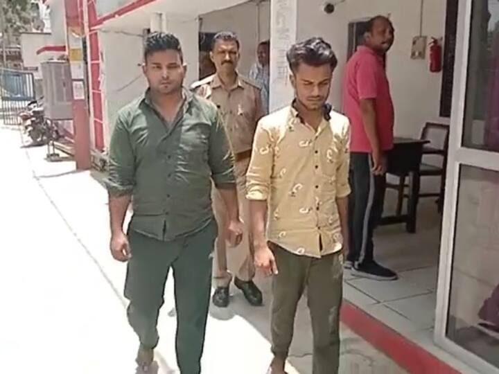 Bareilly News Police arrested two accused for smuggling Gold powder ANN Bareilly Crime: जूते की सोल में छुपाकर ले जा रहे थे सोने का पाउडर, एयरपोर्ट पर पुलिस ने ऐसे दबोचा