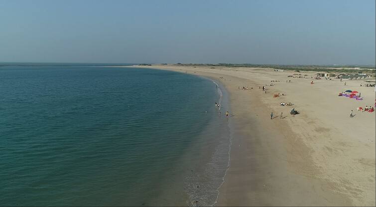 Government bans bathing on Shivrajpur beach શિવરાજ પુર બીચ પર ન્હાવા પર લાગ્યો પ્રતિબંધ, વેકેશનમાં ફરવા જતા પહેલા નવો આદેશ જાણી લે જો