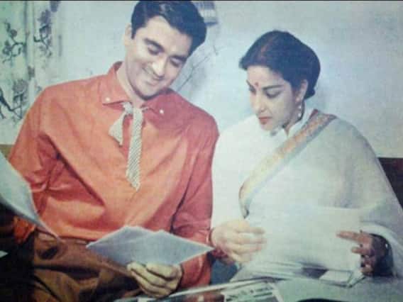 Nargis Dutt Birth Anniversary: बिल्कुल फिल्मी है नरगिस और सुनील दत्त की लव स्टोरी, ऐसे बढ़ी थी करीबियां Nargis Dutt Birth Anniversary: बिल्कुल फिल्मी है नरगिस और सुनील दत्त की लव स्टोरी, ऐसे बढ़ी थी करीबियां