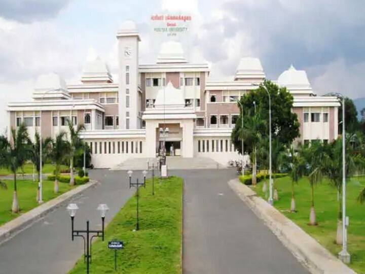 Periyar University News Open and distance learning courses running without recognition in Periyar University in tamil nadu Periyar University News: तमिलनाडु की पेरियार यूनिवर्सिटी में एडमिशन लेने से पहले पढ़े लें ये ख़बर, यूजीसी ने जारी की चेतावनी