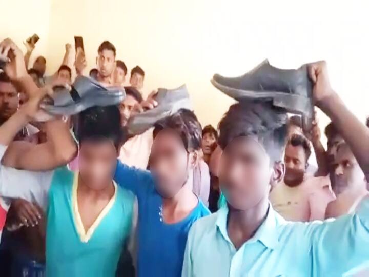 Chapra News: Comment on caste by coming Facebook Live Panchayat expelled five youths from the village ann Chapra News: फेसबुक लाइव आकर जाति पर की टिप्पणी, पंचायत ने सिर पे जूता-चप्पल रखवाकर घुमाया, 5 युवक गांव से बाहर