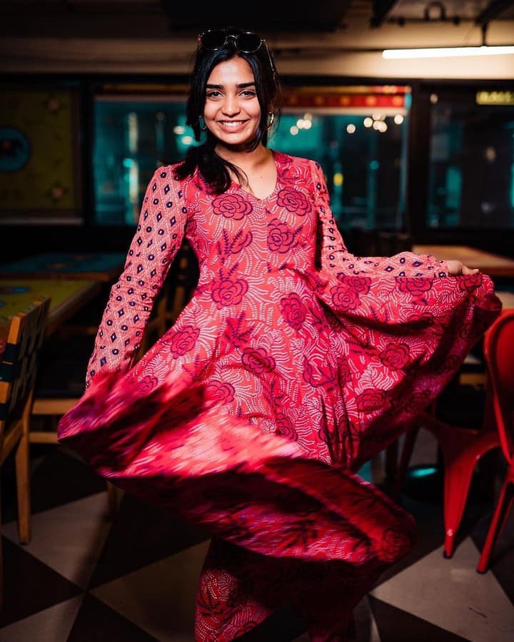 என் காதல் சரியோ தவறோ என் காதல் முள்ளோ மலரோ என் காதல் முதலோ முடிவோ சகியே ஃபீல் மை லவ்