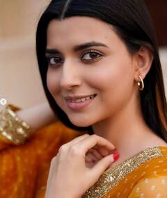 ਸਿੰਪਲ ਸੂਟ ਤੇ ਸਾਦਗੀ ਭਰੀ ਖੂਬਸੂਰਤੀ ਨਾਲ ਫੈਨਜ਼ ਦਾ ਦਿਲ ਜਿੱਤ ਲੈਂਦੀ ਪੰਜਾਬੀ ਅਦਾਕਾਰਾ Nimrat Khaira