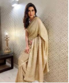 Karishma Tanna Photos : ਸਾੜੀ 'ਚ ਬਹੁਤ ਖੂਬਸੂਰਤ ਲੱਗੀ ਕਰਿਸ਼ਮਾ ਤੰਨਾ , ਕਾਤਲਾਨਾ ਅਦਾਏ ਦੇਖ ਤੁਸੀਂ ਵੀ ਹੋ ਜਾਓਗੇ ਫਿਦਾ