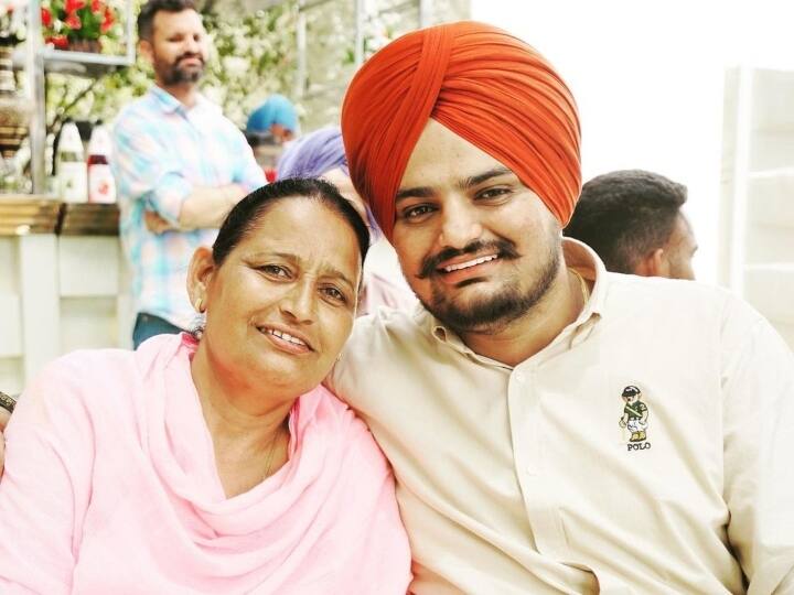 Sidhu Moosewala death mother asked the government a question regarding security Sidhu Moosewala News: सिद्धू मूसेवाला की मां ने सुरक्षा वापस लेने पर मान सरकार से किया सवाल, पूछा- क्या अब आपका खजाना भर गया?