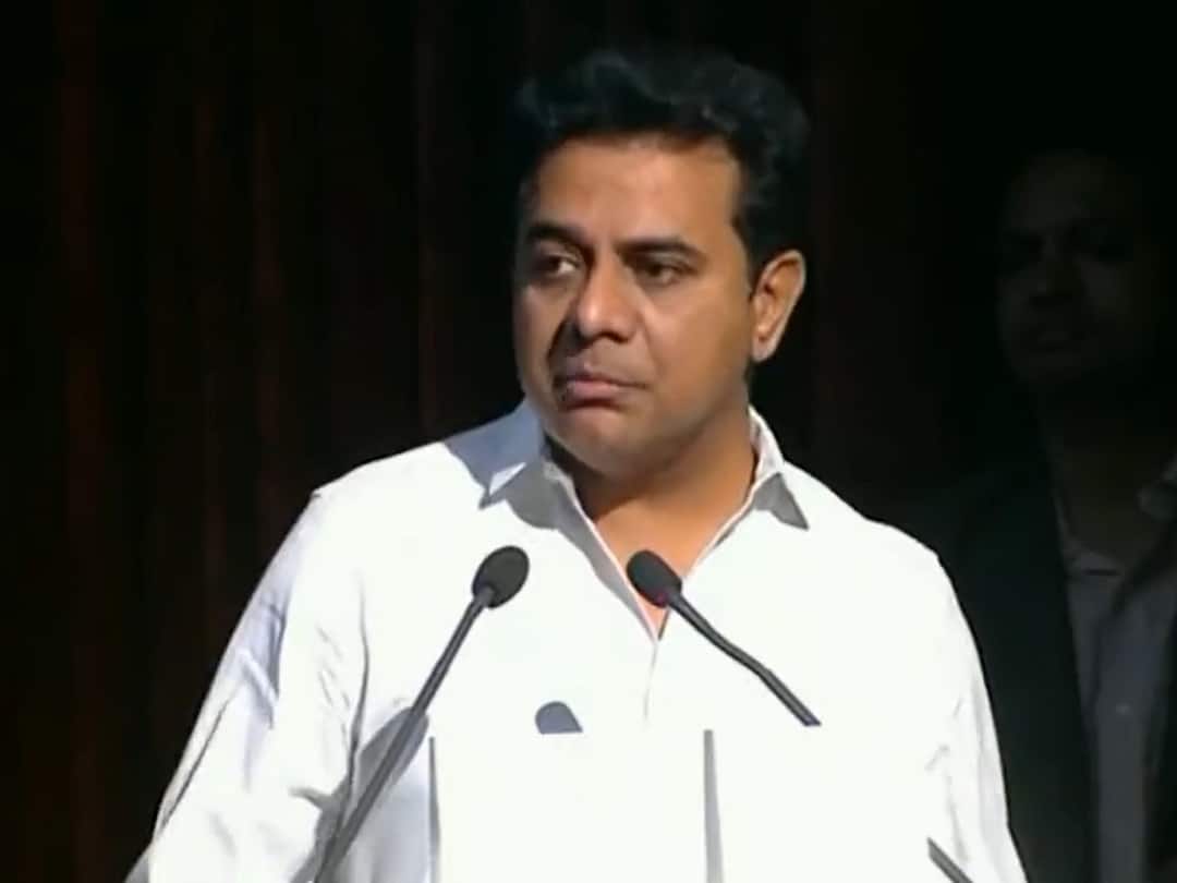 KTR: హైదరాబాద్లో లక్షన్నర ఐటీ ఉద్యోగాలు, ప్రపంచంలోనే టాప్ - కేటీఆర్ Minister KTR Releases IT annual report 2021 - 22 in tech mahindra office KTR: హైదరాబాద్లో లక్షన్నర ఐటీ ఉద్యోగాలు, ప్రపంచంలోనే టాప్ - కేటీఆర్