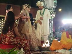 Deepak Chahar Wedding Photos: গ্যালারিতে বিয়ের প্রস্তাব, সাত পাকে বাঁধা পড়লেন ক্রিকেটার দীপক চাহার