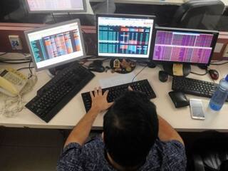 Stock Market: શેરબજાર 52 સપ્તાહની નીચી સપાટીએ, જાણો સ્ટોક માર્કેટમાં કેમ આટલો મોટો કડાકો બોલી ગયો
