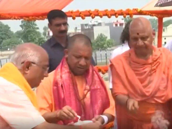 'Ayodhya's Ram Temple Will Be Rashtra Mandir': UP CM Yogi Lays Foundation Stone Of 'Garbha Griha' 'Ayodhya's Ram Mandir Will Be Rashtra Mandir': UP CM Yogi Lays Foundation Stone Of 'Garbha Griha'