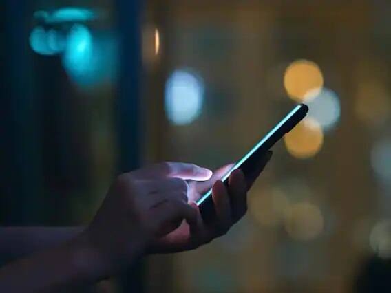 પ્રાઇવેટ સેક્ટરની ટેલિકૉમ કંપનીઓ તરફથી ચાલુ નાણાંકીય વર્ષની બીજી ત્રિમાસિક એટલે કે જુલાઇ-સપ્ટેમ્બરની વચ્ચે પોતાના ટેરિફ રેટ (Mobile Tariff)માં વધારો કરવામાં આવી શકે છે.