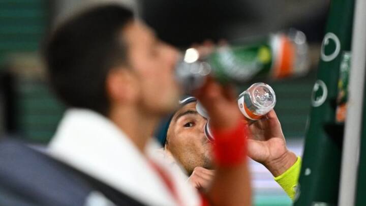 চার সেটের লড়াইয়ে শেষ হাসি হাসেন রাফা। ২৫২ মিনিটের কঠিন লড়াই হয় ২ কিংবদন্তীর মধ্যে।