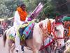 Patna News: आगे-आगे बैंड बाजा और घोड़े पर बैठा बुजुर्ग, नजारा देख कर धोखा खा गए पटना के लोग, जानें पूरा मामला