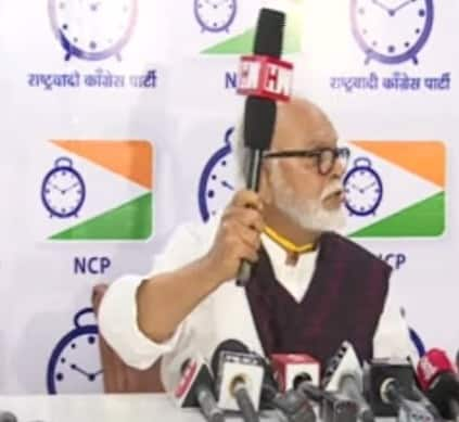 maharashtra news nashik news Bhujbal imitated the mahants who raised the mic Nashik News : मंत्री छगन भुजबळांनी केली महंतांची नक्कल, पत्रकार परिषदेत उगारला 'बूम'