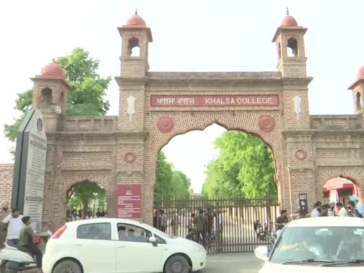 Amritsar Khalsa College Clash Firing between 2 Groups 24 years Lovepreet Singh died Amritsar Khalsa College Clash: खालसा कॉलेज के बाहर फायरिंग पर भड़की बीजेपी और कांग्रेस, सीएम मान से पूछा ये तीखा सवाल