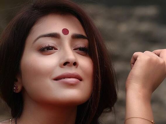 Actress Shriya Saran:’வளையப்பட்டி தவில், சஹானா சாரல்....’ - க்யூட் ஸ்ரேயா க்ளிக்ஸ்! Actress Shriya Saran:’வளையப்பட்டி தவில், சஹானா சாரல்....’ - க்யூட் ஸ்ரேயா க்ளிக்ஸ்!