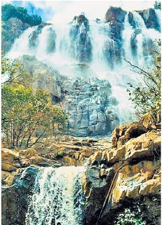 Handwara Waterfall: ये हैं छतीसगढ़ का सबसे उंचा और खूबसूरत वॉटरफॉल, दिलाता है ‘बाहुबली’ फिल्म की याद