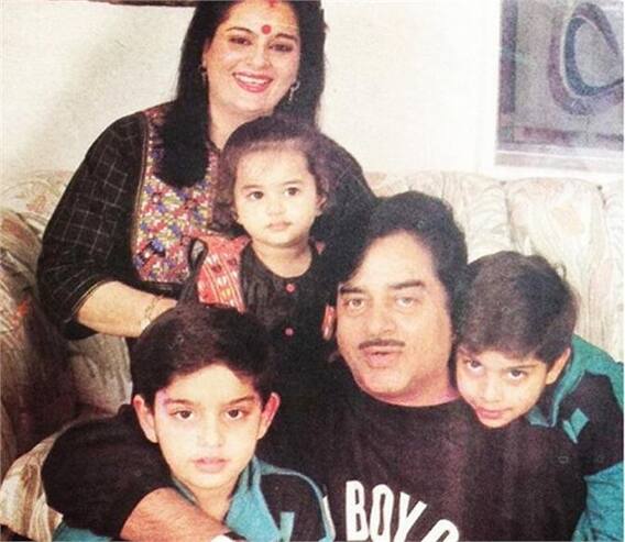 Sonakshi Sinha Birthday: बचपन से लेकर अब तक कितना बदल गया है सोनाक्षी सिन्हा का लुक, यहां जानिए उनसे जुड़ी अहम बातें