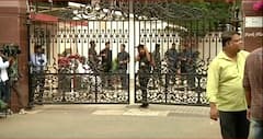 KK Death : KK की अंतिम यात्रा के चलते बढ़ाई गई घर के बाहर की सुरक्षा व्यवस्था, देखिए पूरी वीडियो