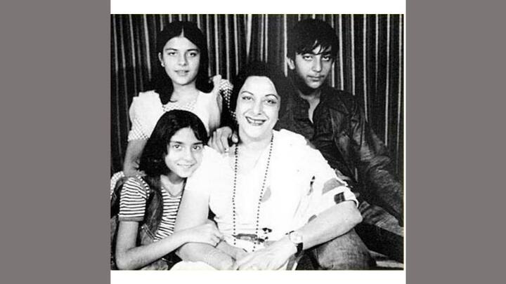 বুধবার নার্গিসের জন্মবার্ষিকী ছিল। সেই উপলক্ষে ইনস্টাগ্রামে মায়ের প্রতি ভালবাসা প্রকাশ করেন সঞ্জয়। পুরনো একটি ছবি পোস্ট করে লেখেন, ‘তোমার হাসিই আমাকে শক্তি জুগিয়েছিল। তোমার কথা মাটির কাছাকাছি রেখেছিল আমাকে, খারাপ সময়ে তোমার আত্মাই ঘুরে দাঁড় করায় আমাকে। আমার জীবনে তুমিই ছিলে শ্রেষ্ঠ। আর কিছু চাইতে হয়নিষ শুভ জন্মদিন মা।’