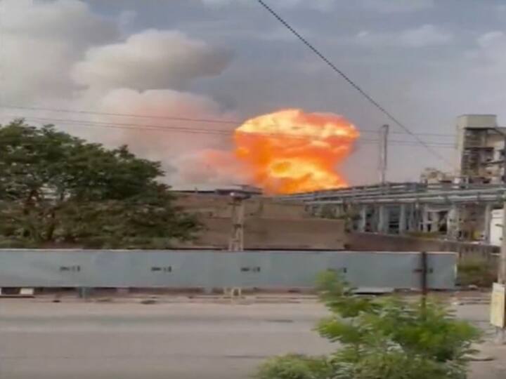 Gujarat Vadodara Deepak Nitrite GIDC Plant Fire After Explosion Watch Video Massive Fire At Gujarat's Deepak Nitrite GIDC Plant After Explosion | WATCH