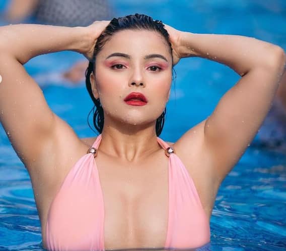 अभिनेत्री सुषमाचा सोशल मीडियावर कहर