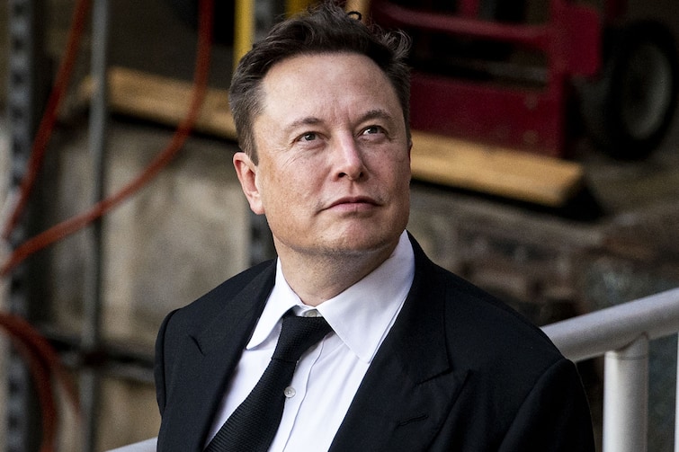 Elon Musk said Tesla is going to lays off 10 percent of salaried staff in next three months Tesla Lay Off: टेस्ला 3 महीने में घटाएगी अपनी वर्कफोर्स, करेगी 10 फीसदी सैलरीड एंप्लाइज की छंटनी