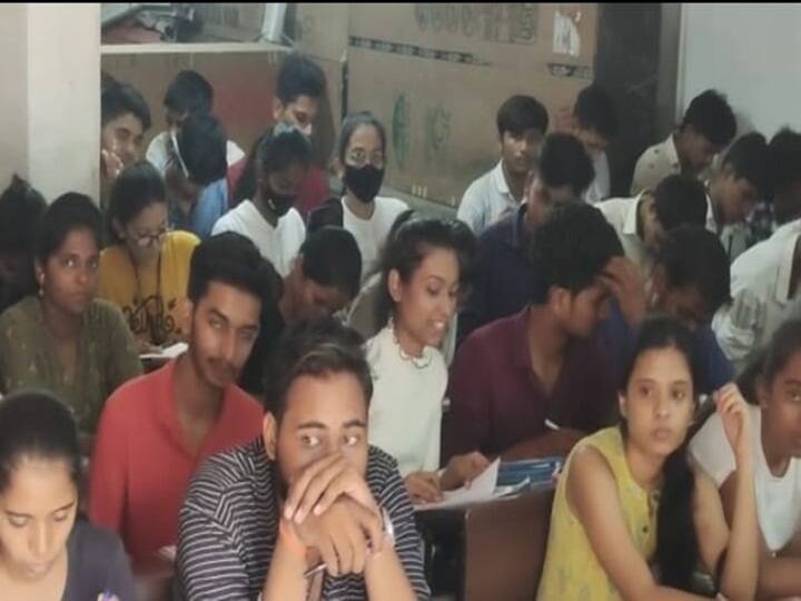 maharshtra News Aurangabad Marathwada University Examination center Aurangabad Breaking: मराठवाडा विद्यापीठाच्या परीक्षेच्या पहिल्याच दिवशी परीक्षांचा गोंधळ