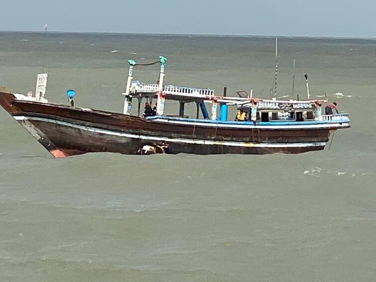 Indian Coast Guard Apprehends Pakistani Boat With Seven On Board Near Gujarat Coast Indian Coast Guard Apprehends Pakistani Boat With Seven On Board Near Gujarat Coast
