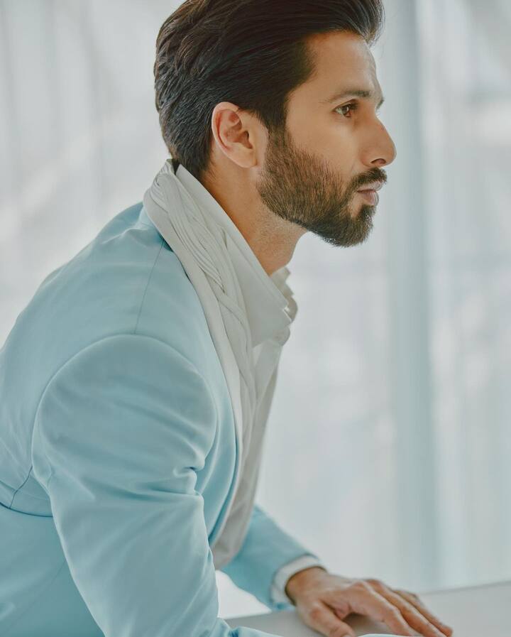 'उड़ता पंजाब' फेम अभिनेता ने एक बार फिर अपनी फीमेल फैंस को अपने लुक से दीवाना बना दिया है.