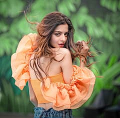 Vedika Photos: మరింత నాజూగ్గా తయారైన వేదిక