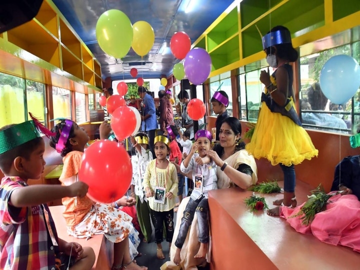 Bus - Classroom : ”வேற லெவல் போங்க” : ஓடி ஓடி உழைத்த அரசுப்பேருந்துகளை நவீன வகுப்பறையாக மாற்றிய அரசு..