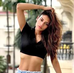 Nusrat Jahan Pics: ક્રોપ ટોપમાં નુસરત જહાંની કમર પર ફિદા થયા ફેન્સ, સિઝલીંગ અવતારના ફોટો શેર કર્યા