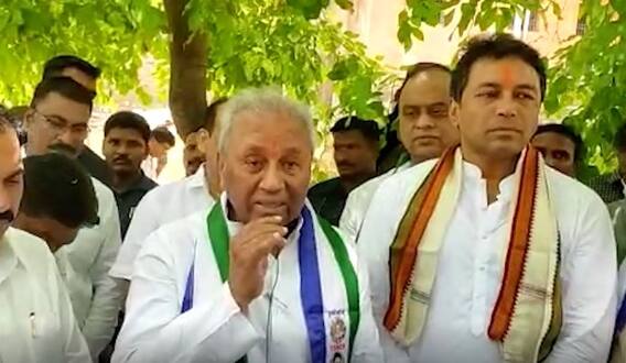 Mekapati Vikram Reddy Files Nomination: అన్నయ్య స్థానంలోకి వచ్చేందుకు తమ్ముడి నామినేషన్