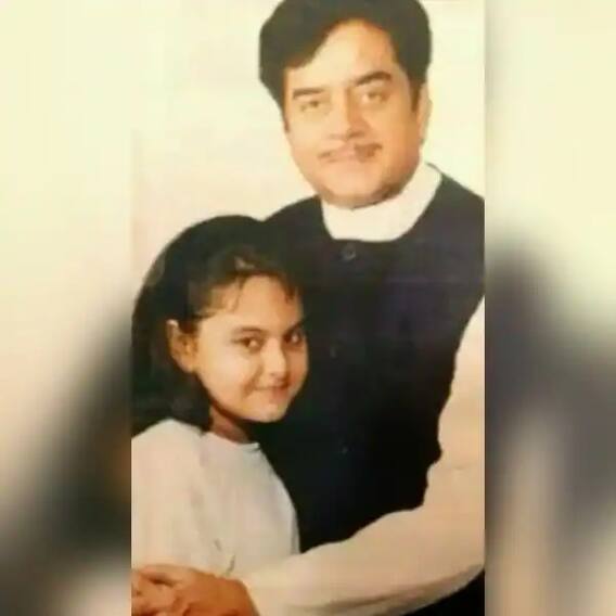 Sonakshi Sinha Birthday: बचपन से लेकर अब तक कितना बदल गया है सोनाक्षी सिन्हा का लुक, यहां जानिए उनसे जुड़ी अहम बातें