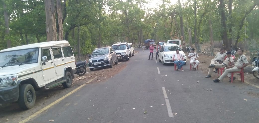 Chhattisgarh: बन गई सड़क, शुरू हो गया सफर लेकिन...10 साल बाद भी नहीं मिला 350 किसानों को मुआवजा, जानें- पूरा मामला