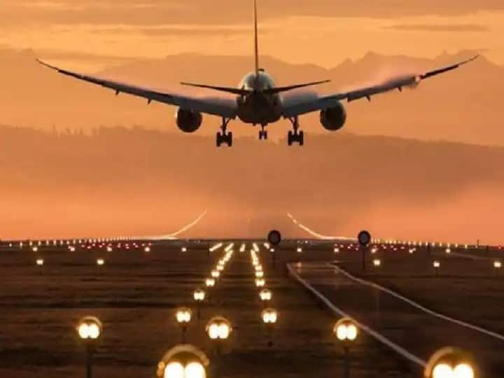 Raipur Ahmedabad Flight Service started from Swami Vivekananda Airport 4 days in one week ANN Raipur-Ahmedabad Flight Service: छत्तीसगढ़ से गुजरात जाना हुआ आसान, अहमदबाद के लिए अब सप्ताह में चार दिन फ्लाइट