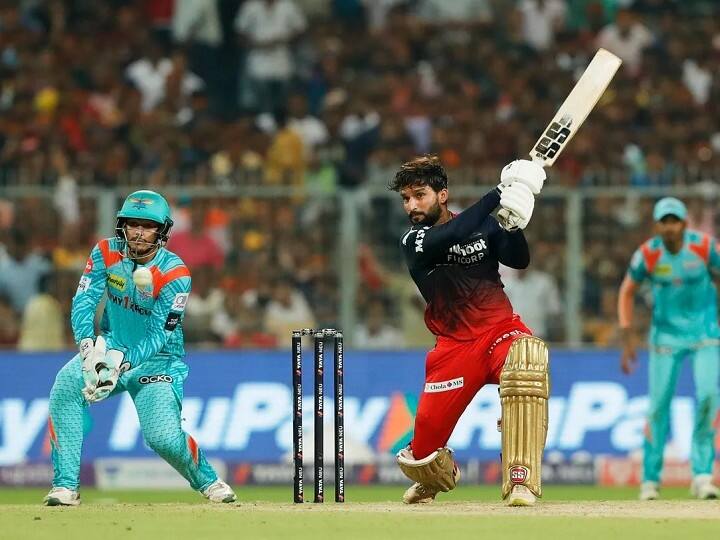 सलामी जोड़ी के लिये दूसरे नंबर के बल्लेबाज में RCB के रजत पाटीदार फिट बैठते हैं. रजत ने इस सीजन 50 से ज्यादा के बल्लेबाजी औसत और 150 से ज्यादा के स्ट्राइक रेट से 333 रन जड़े हैं. (फोटो सोर्स: iplt20.com)