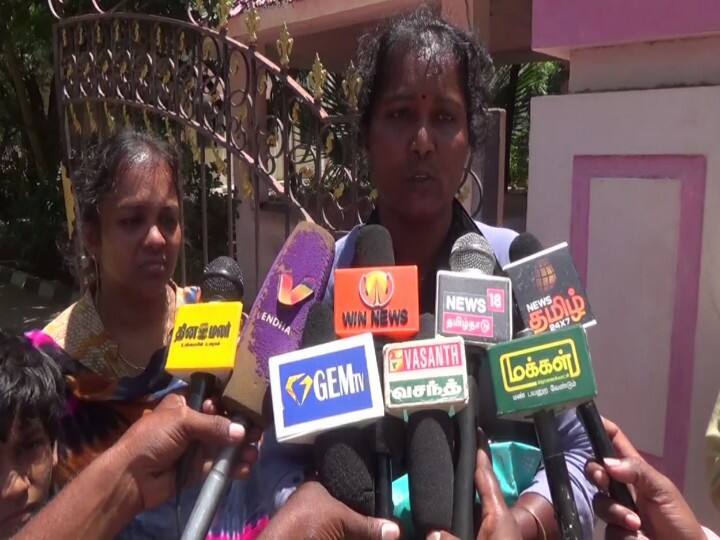 women complaint against nellai inspector about threaten “காவல் ஆய்வாளர் ஒரு தலைபட்சமாக செயல்படுகிறார்” - பெண் பரபரப்பு புகார்