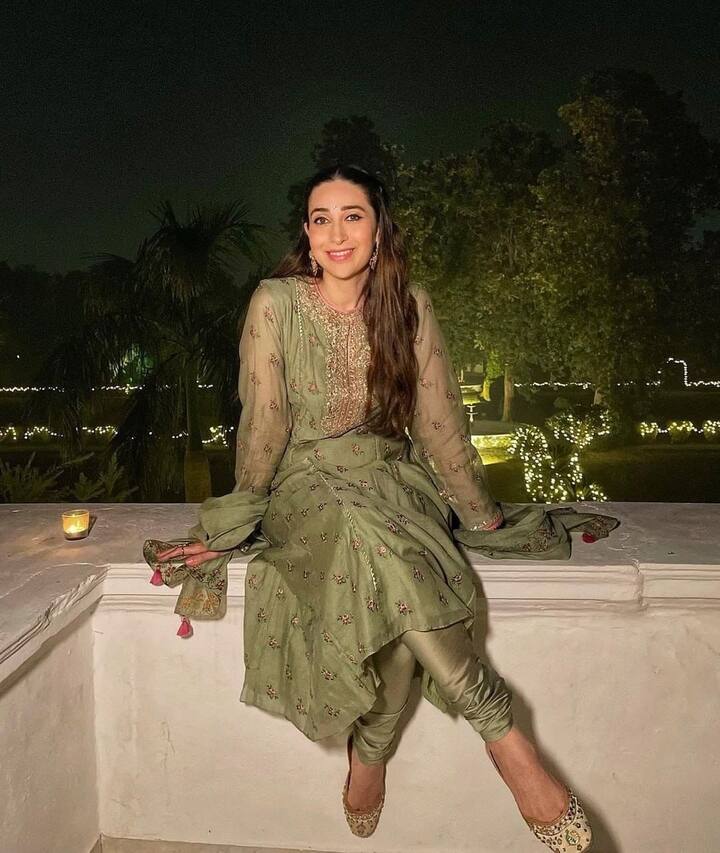 साथ ही एक्ट्रेस ने अपने हेयर स्टाइल के साथ ज्यादा एक्सपेरिमेंट ना करते हुए अपने लुक में सादगी भरा टच भी दिया है.