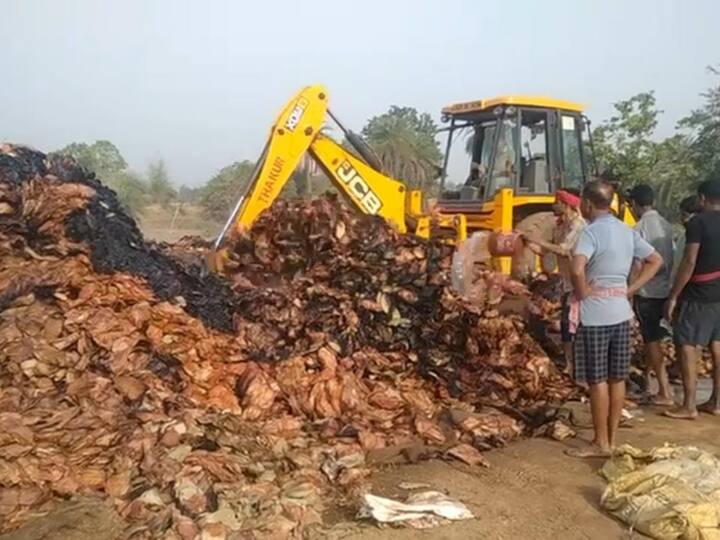 Kanker News: कांकेर में तेंदूपत्ता से भरी बोरियों में लगी भीषण आग, लाखों रुपए का हुआ नुकसान kanker fierce fire broke out in sacks filled with Tendu Patta department suffered loss of lakhs of rupees ANN Kanker News: कांकेर में तेंदूपत्ता से भरी बोरियों में लगी भीषण आग, लाखों रुपए का हुआ नुकसान