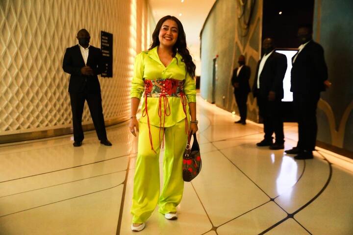 सिंगर नेहा कक्कड़ भी आइफा 2022 का हिस्सा बनी हैं.