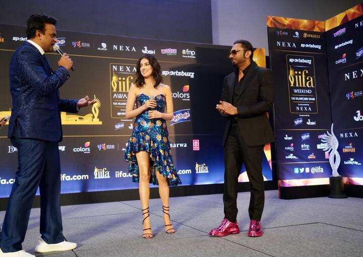 इवेंट में दिव्या खोसला कुमार और यो यो हनी सिंह स्टेज पर मस्ती करते नजर आए.